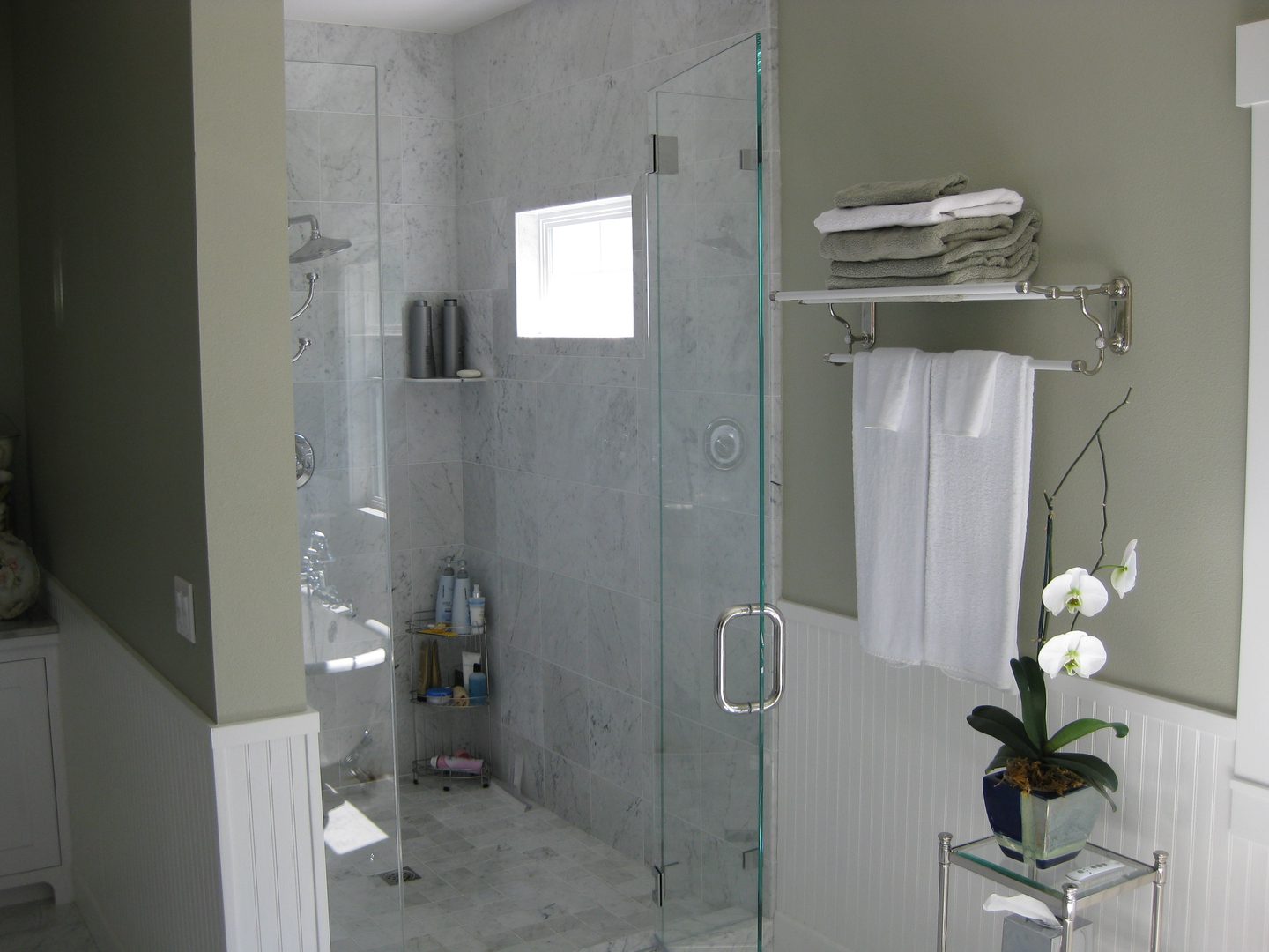 Minimalist bathroom with orchid decoration